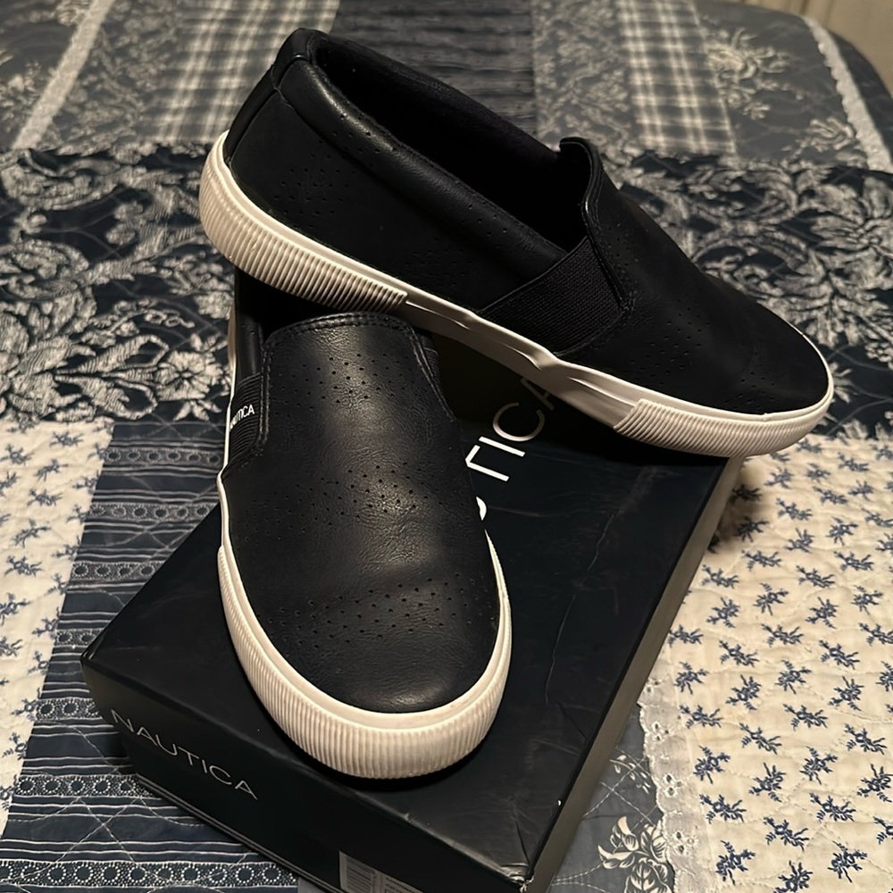 Nautica casual slip ons Sz 7.5